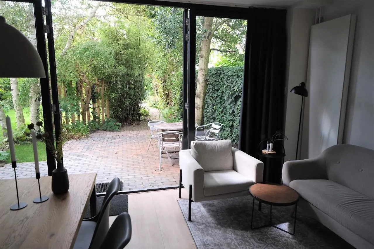 B&B Behind The Tree Hoofddorp 0*,  Netherlands