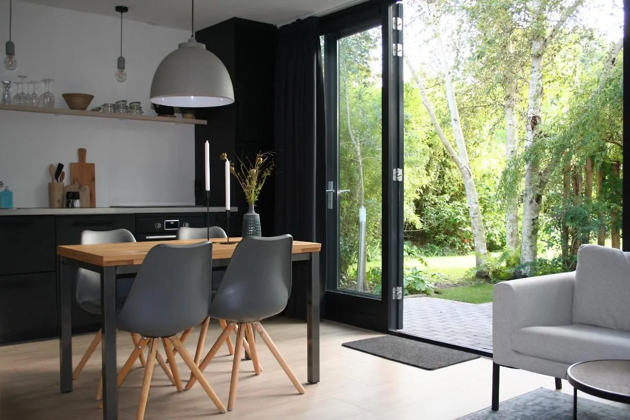 B&B Behind The Tree Hoofddorp Bed & Breakfast