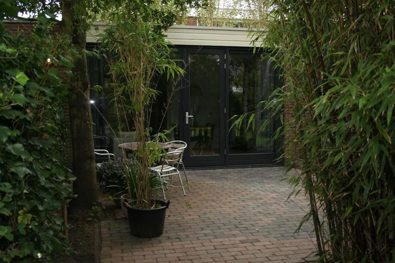 Bed & Breakfast B&B Behind The Tree Hoofddorp